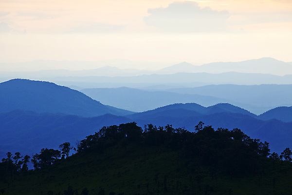 포토 JPG 해외이미지 나무 구름 계절 아시아 여행 겨울 태국 자연 하늘 휴가 산 파노라마 풍경 사람없음 야외 초록색 여름 파란색 농장 여행객 마을 하이킹 바위 시골 시간 황무지 숲 언덕 장면 절정 해외202004 해외포토 자연요소 식물 나라 컬러 농업 레저 촬영기법 사람 돌_바위 생태계 파일형식 이미지허브