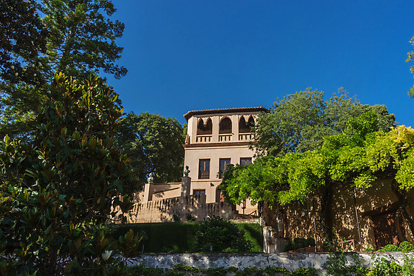 포토 JPG 해외이미지 유럽 문화 여행 건축양식 창문 하늘 풍경 사람없음 장식 여름 마을 침묵 궁전 시골 스페인 주식 이슬람교 아치 질감 그라나다 석고 아랍어 안달루시아 해외202004 해외포토 계절 건축 나라 종교 고건축 금융 소리 파일형식 이미지허브