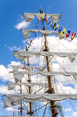 포토 JPG 해외이미지 라이프스타일 파도 바다 여행 컨셉 요트 교통시설 하늘 바람 휴가 휴식 아이디어 항해 건강 사람없음 야외 물 파란색 힘 경쟁 자유 탐험 보트 역사 숲 큼 크루즈 갑판 지중해 방향 복고 함선 군함 구식 레가타 회복 해외202004 해외포토 자연요소 컬러 교통 배_교통 날씨 생활 크기 시설 해군 파일형식 이미지허브