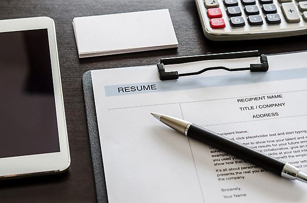 포토 JPG 해외이미지 직업 디자인 종이 안경 백그라운드 비즈니스 탁자 사람 사람없음 목재 사무실 알약 펜 우주 디지털 장비 계산기 정보 기록 업무 체험 신용카드 편지 종업원 책상 시작 질감 서식 문서 기회 이력서 자원 모집 고용 소셜 채용 해외202004 해외포토 나무 잡화 가구 컨셉 재료 문구용품 금융 필기구 약 구직 작업 파일형식 이미지허브