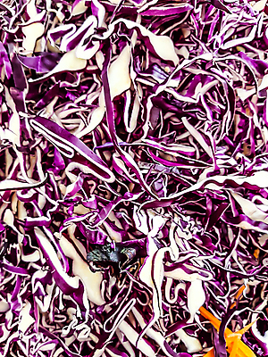 포토 JPG 해외이미지 음식 백그라운드 다이어트 채소 재료 부분 건강 사람없음 빨간색 보라색 식사 샐러드 신선 맛 자르기 먹기 제비꽃 유기농 질감 양배추 날것 슬라이스 내추럴 무생채 채식주의자 개조 해외202004 해외포토 웰빙 꽃 컬러 컨셉 모션 채식 파일형식 이미지허브