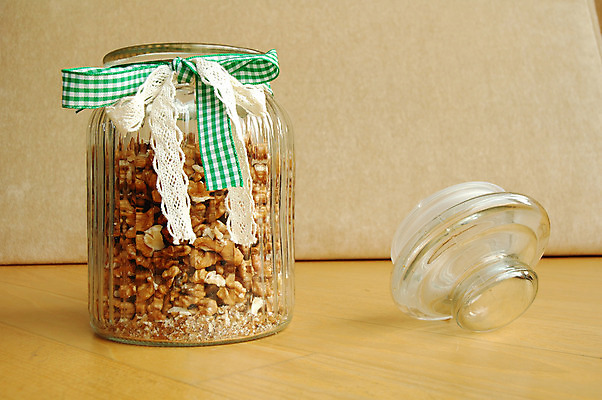 포토 JPG 해외이미지 음식 다이어트 유리 사람없음 갈색 주방 덮개 악단 항아리 맛 가득함 호두 수납 많음 해외202004 해외포토 음악 컬러 컨셉 재질 건강 견과류 뚜껑 도자기 파일형식 이미지허브