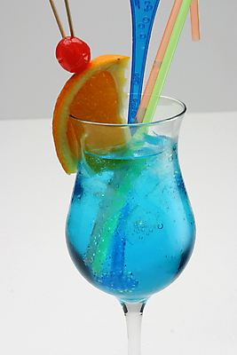 포토 JPG 해외이미지 음료 오렌지 빨대 사람없음 파란색 얼음 추위 칵테일 바 해외202004 해외포토 자연요소 컬러 과일 주류 파일형식 이미지허브