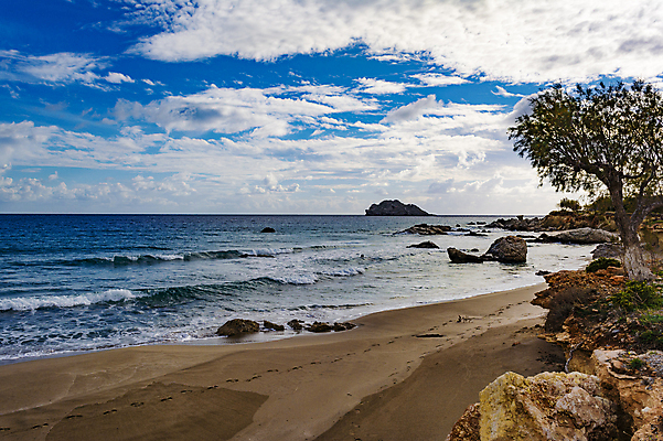 포토 JPG 해외이미지 나무 구름 유럽 모래 파도 바다 섬 여행 겨울 자연 하늘 휴가 풍경 사람없음 물 파란색 반사 맑음 침묵 놀람 활발 만 지중해 그리스 장면 암초 동쪽 그리스인 내추럴 터키석 해외202004 해외포토 자연요소 서양인 식물 계절 감정 나라 컬러 컨셉 날씨 표정 소리 보석 방향 생태계 파일형식 이미지허브