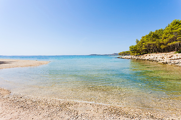 포토 JPG 해외이미지 나무 바다 여행 자연 하늘 휴가 수영장 풍경 사람없음 물 여름 햇빛 맑음 수영 캠핑 하이킹 조약돌 바위 소나무 만 황무지 지중해 엽서 크로아티아 리빙 터키석 수평선 해외202004 해외포토 자연요소 식물 계절 유럽 레저 날씨 태양 돌_바위 수상스포츠 보석 편지 생태계 파일형식 이미지허브