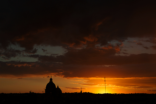 포토 JPG 해외이미지 실루엣 유럽 여행 건축양식 휴가 사람없음 도시풍경 일출 환경 황혼 일몰 이탈리아 새벽 도시 역사 저녁 로마 타운 로마네스크 로마인 르네상스 수평선 해외202004 해외포토 자연요소 건축 나라 촬영기법 인종 풍경 노을 야간 파일형식 이미지허브