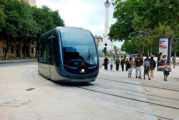 포토 JPG 해외이미지 유럽 사람없음 환경 프랑스 도심 전차 생태학 해외202004 해외포토 교육 나라 육상교통 대중교통 도시 파일형식 이미지허브