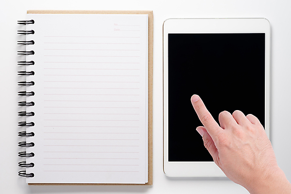 포토 JPG 해외이미지 디자인 교육 종이 선 분홍색 백그라운드 비즈니스 학교 새로움 나선형 사람없음 책 사무실 알약 다이어리 쪽지 공책 공백 덮개 흰색 오픈 메시지 오브젝트 질감 문서 페이지 시트 패드 해외202004 해외포토 컬러 컨셉 무늬 문구용품 약 사무용품 뚜껑 파일형식 이미지허브