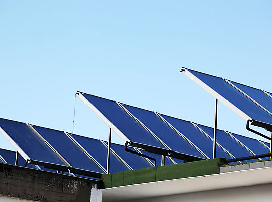 포토 JPG 해외이미지 식물 산업 하늘 지붕 미래 주택 세포 사람없음 초록색 경제 파란색 빛 햇빛 태양 반사 환경 힘 재활용 발전기 에너지 판넬 절약 에코 생태계 태양에너지 시스템 자원 세대 혁명 생태학 수집가 추출 치유 공급 해외202004 해외포토 자연요소 직업 교육 컬러 컨셉 건물 발전소 그린에너지 친환경 파일형식 이미지허브