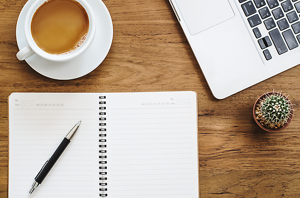 포토 JPG 해외이미지 디자인 종이 안경 커피 시계 백그라운드 비즈니스 탁자 선인장 직장 사람없음 목재 컵 노트북 스마트폰 컴퓨터 사무실 펜 우주 스크린 쪽지 공책 공백 장비 터치 도구 업무 작업실 플랫 정상 스마트 책상 문서 위치 페이지 어려움 해외202004 해외포토 나무 식물 식기 잡화 음료 가구 컨셉 회사 재료 문구용품 전자제품 핸드폰 스마트기기 필기구 작업 파일형식 이미지허브