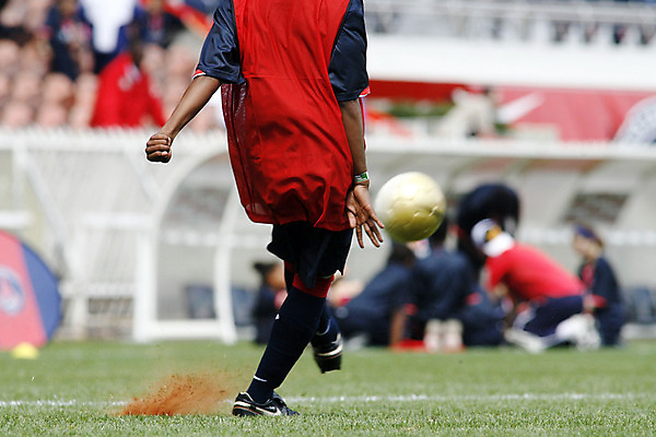 포토 JPG 해외이미지 스포츠 공 경기 사람없음 축구 경기장 게임 플레이어 해외202004 해외포토 스포츠시설 놀이 구기 파일형식 이미지허브