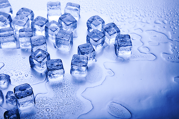 포토 JPG 해외이미지 음료 유리 따뜻함 사람없음 물 파란색 블록 젖음 칵테일 투명 액체 그룹 시원함 큐브 오브젝트 고체 해외202004 해외포토 자연요소 컬러 재질 주류 파일형식 이미지허브