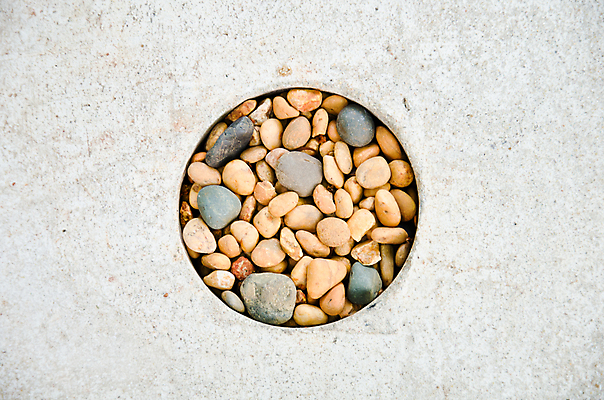 포토 JPG 해외이미지 모양 선 백그라운드 컨셉 패턴 자연 표면 추상 사람없음 야외 장식 쌓기 정원 검은색 화목 회색 조약돌 흰색 원형 거친 매끈함 묘사 질감 테라피 내추럴 해외202004 해외포토 도형 컬러 무늬 모션 뷰티 돌_바위 감각 생태계 파일형식 이미지허브