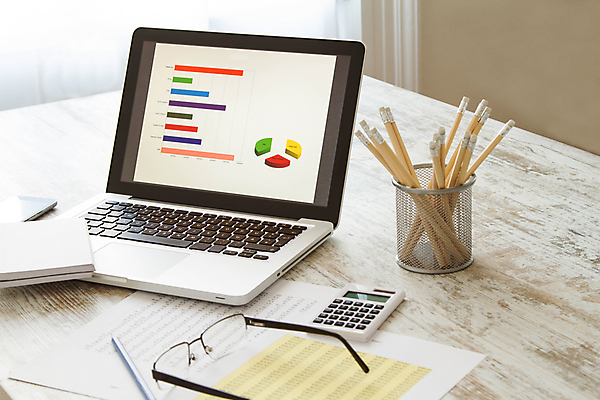 포토 JPG 해외이미지 종이 안경 돈 비즈니스 통계 그래프 사람없음 그래픽 금융 경제 노트북 컴퓨터 사무실 숫자 연필 스크린 자료 저축 계산기 정보 키보드 업무 계산 시장 계획 인쇄 분석 보고서 문서 투자 이익 시트 회계 경영 계좌 수입 회계사 해외202004 해외포토 직업 문자 잡화 컨셉 문구용품 학용품 전자제품 필기구 장비 작업 재산 파일형식 이미지허브