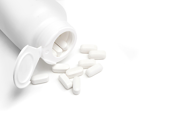 포토 JPG 해외이미지 백그라운드 컨셉 건강 사람없음 상자 알약 약 공백 흰색 오픈 컨테이너 플라스틱 약국 오브젝트 패키지 테라피 내추럴 고립 돌봄 항생제 해외202004 해외포토 산업 컬러 의학 모션 재질 뷰티 파일형식 이미지허브