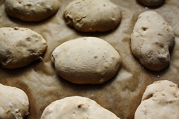 포토 JPG 해외이미지 음식 빵 사람없음 주방 빵집 도넛 굽기 롤 밀가루 호두 이스트 제빵사 해외202004 해외포토 직업 디저트 상점 견과류 가루 구이 파일형식 이미지허브