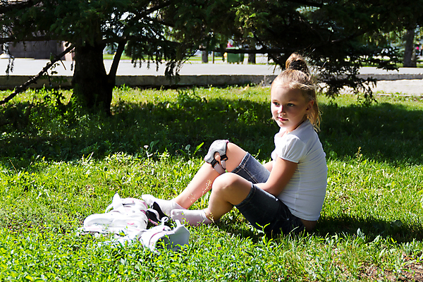 포토 JPG 해외이미지 백인 여학생 여자 유럽 어린이 한명 여름 파란색 금발 봄 스케이트 가을 흰색 8 6 롤러 5 7 해외202004 해외포토 서양인 1 학생 헤어스타일 계절 나라 스포츠용품 컬러 사람 숫자 파일형식 이미지허브