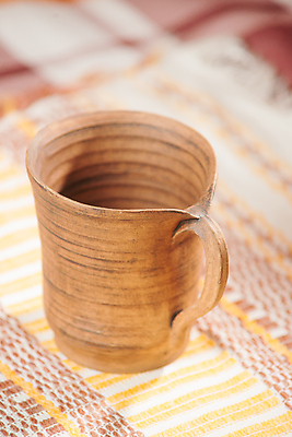 포토 JPG 해외이미지 전통 접시 디자인 문화 커피 음료 백그라운드 패턴 맥주 손잡이 미술 사람없음 장식 컵 세트 갈색 상점 머그컵 수확 흰색 시골 조끼 바 도자기 화려 사발 시장 냄비 수집 오브젝트 복고 기념품 점토 토기 유리주전자 수공예품 옛날 핸드메이드 스타일 해외202004 해외포토 식기 컬러 컨셉 무늬 농업 유리 주전자 문화예술 주류 외투 용기_그릇 사기그릇 솥 공예품 파일형식 이미지허브