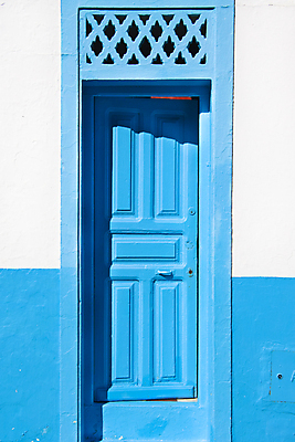 포토 JPG 해외이미지 전통 외관 유럽 선 벽 가구 건축양식 휴가 출입구 거리 주택 따뜻함 손잡이 사람없음 야외 건물 목재 장식 세로 파란색 빛 컬러풀 문 수확 골동품 흰색 도시 역사 재산 클래식 닫기 지중해 묘사 시작 복고 모로코 진짜 스타일 해외202004 해외포토 나무 건축물 건축 나라 바다 컬러 생활용품 컨셉 농업 재료 모션 아프리카 금융 파일형식 이미지허브
