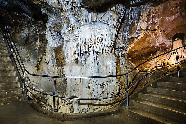 포토 JPG 해외이미지 길 벽 자연 실내 그림자 사람없음 내부 빛 갈색 계단 어둠 침묵 시험 탐험 기둥 동굴 미술관 묘사 질감 지하 단계 내추럴 깊이 땅바닥 슬로바키아 종유석 지질학 철책 해외202004 해외포토 교육 건축 유럽 컬러 바닥 소리 생태계 파일형식 이미지허브
