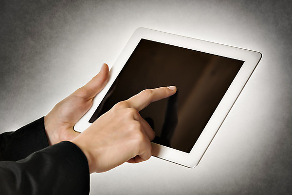 포토 JPG 해외이미지 1 응시 여자 행복 여행 비즈니스 모바일 실내 한명 서기 사람 금융 컴퓨터 사무실 알약 갈색 카메라 우주 디지털 검은색 잡기 작업 비즈니스우먼 무선전화기 경영자 전자 패드 무료 유일 해외202004 해외포토 시선 감정 컬러 모션 내부 경제 전자제품 약 직장인 전화기 리더 파일형식 이미지허브