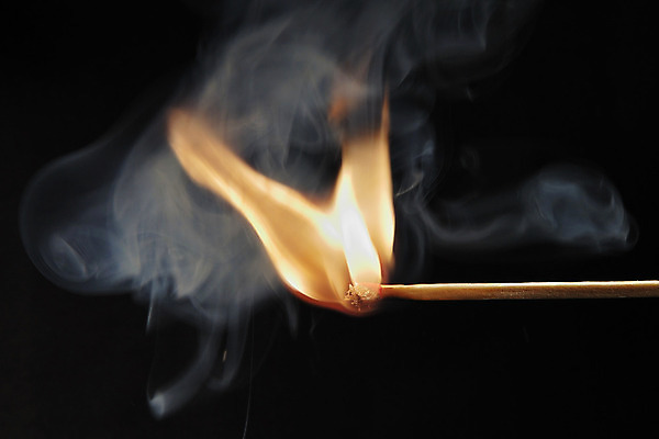 포토 JPG 해외이미지 1 여자 행복 컨셉 다이어트 불 휴식 건강 사람 사람없음 목재 빨간색 빛 활발 손상 고통 에너지 흰색 긴급 신선 뜨거움 닫기 위험 사건 묘사 오브젝트 찢어짐 돌봄 옛날 화상 해외202004 해외포토 자연요소 나무 감정 컬러 재료 모션 상처 파일형식 이미지허브