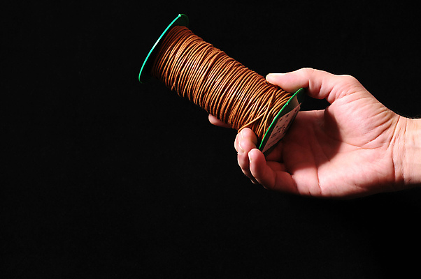 포토 JPG 해외이미지 산업 선 백그라운드 통신 사람없음 장비 전선 흰색 직물 네트워크 연결 접속 다발 롤 철사 튜브 섬유 노끈 고립 해외202004 해외포토 줄 컬러 파일형식 이미지허브