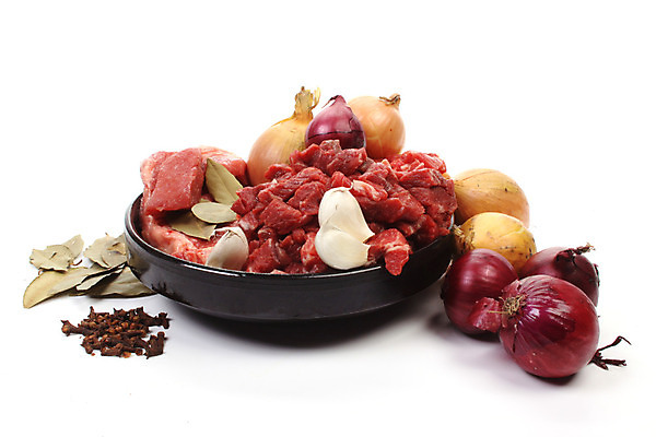 포토 JPG 해외이미지 음식 토마토 채소 양파 마늘 육류 요리 사람없음 빨간색 소고기 흰색 수프 자르기 굽기 날것 해외202004 해외포토 컬러 식재료 모션 구이 파일형식 이미지허브