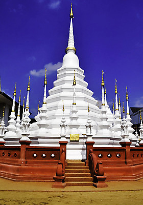 포토 JPG 해외이미지 전통 외관 아시아 종교 문화 여행 불교 건축양식 태국 하늘 미술 동양인 사람없음 건물 장식 파란색 노란색 여행객 탑 골동품 흰색 기도 사찰 화려 역사 황금 고급 타일 묘사 신성 북쪽 동쪽 옛날 해외202004 해외포토 건축물 건축 나라 컬러 컨셉 종교건축 문화예술 사람 인종 방향 파일형식 이미지허브