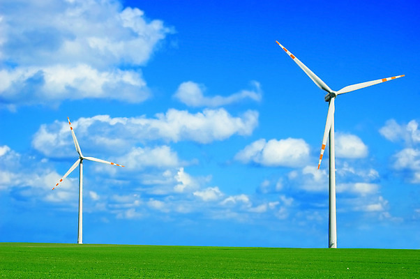 포토 JPG 해외이미지 구름 산업 밭 날개 자연 하늘 바람 서기 안전 풍경 사람없음 여름 태양 농장 환경 탑 힘 재활용 풍차 발전기 에너지 행운 서비스 에코 생태계 프로펠러 철사 연료 세대 방앗간 생태학 전압 해외202004 해외포토 자연요소 건축물 계절 교육 컨셉 농업 모션 날씨 발전소 친환경 파일형식 이미지허브