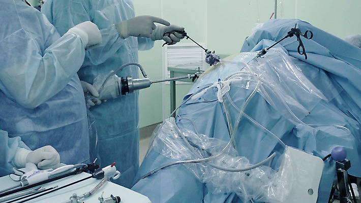 포토 JPG 해외이미지 손 장갑 신체 건강 병원 작업복 사람 사람없음 파란색 약 방 장비 환자 간호사 의사 기구 공구 절약 수술 질병 외과 순서 헬프 해외202004 해외포토 잡화 옷 컬러 컨셉 의학 신체부위 치료 의료진 도구 도움 파일형식 이미지허브