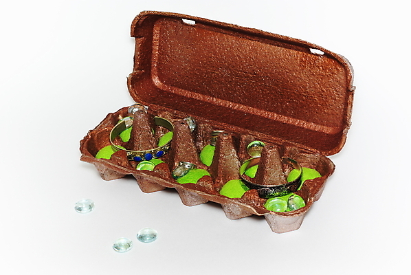 포토 JPG 해외이미지 포장 목걸이 발렌타인데이 선물 사람없음 장식 빛 상자 컬러풀 덮개 흰색 고급 은색 컨테이너 보석 구슬 오브젝트 수납 고립 해외202004 해외포토 산업 컬러 컨셉 장신구 데이이벤트 뚜껑 광석 파일형식 이미지허브