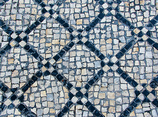 포토 JPG 해외이미지 전통 디자인 도로 길 백그라운드 패턴 포장 건축양식 벽지 표면 추상 거리 바닥 사람없음 야외 검은색 어둠 산책 블록 회색 수확 조약돌 바위 도시 거친 보행로 오솔길 타일 큐브 질감 정사각형 그런지 땅바닥 방법 옛날 해외202004 해외포토 도형 건축 컬러 무늬 농업 교통시설 휴식 돌_바위 파일형식 이미지허브