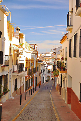 포토 JPG 해외이미지 전통 유럽 문화 도로 길 건축양식 창문 벽돌 거리 아파트 주택 사람없음 야외 건물 평화 침묵 방 무대 조약돌 도시 스페인 클래식 안달루시아 옛날 해외202004 해외포토 건축물 건축 나라 컨셉 교통시설 소리 돌_바위 파일형식 이미지허브