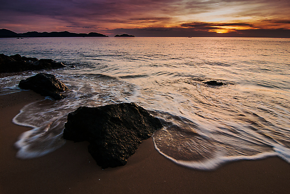 포토 JPG 해외이미지 구름 파도 바다 오렌지 자연 하늘 아침 추상 풍경 사람없음 야외 빨간색 물 파란색 빛 강 햇빛 태양 노란색 일출 맑음 황혼 일몰 새벽 거품 광선 황금 저녁 공상 마법 천국 스카이라인 수평선 해외202004 해외포토 주간 자연요소 컬러 무늬 과일 날씨 노을 야간 생태계 파일형식 이미지허브