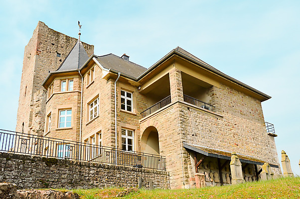 포토 JPG 해외이미지 유럽 문화 벽 건축양식 하늘 파노라마 풍경 사람없음 건물 탑 바위 도시 성 역사 타운 룩셈부르크 옛날 해외202004 해외포토 건축물 건축 나라 촬영기법 돌_바위 서유럽 파일형식 이미지허브