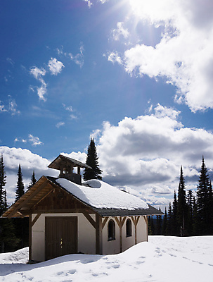 포토 JPG 해외이미지 나무 겨울 자연 하늘 지붕 산 파노라마 풍경 사람없음 야외 파란색 교회 계곡 얼음 종 흰색 정상 숲 땅 해외202004 해외포토 자연요소 식물 계절 컬러 종교건축 촬영기법 건물 생태계 파일형식 이미지허브