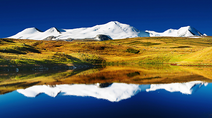 포토 JPG 해외이미지 호수 자연 하늘 아침 산 파노라마 풍경 사람없음 여름 파란색 반사 환경 맑음 침묵 등산 거울 흰색 빙하 오르기 산악지대 생태학 시베리아 웅장함 절정 눈내림 정확 해외202004 해외포토 주간 계절 교육 컬러 컨셉 모션 날씨 눈_날씨 촬영기법 소리 트래킹 생태계 파일형식 이미지허브