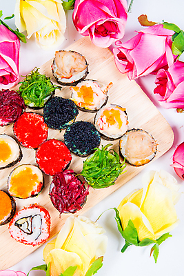 포토 JPG 해외이미지 전통 접시 아시아 문화 음식 바다 잎 다이어트 채소 밥 오이 건강 어류 요리 동양인 사람없음 주방 식당 일본 식사 저녁식사 초밥 신선 해조류 맛 고추냉이 참치 먹기 장어 레몬 해산물 준비 롤 연어 모음 아보카도 점심식사 일본음식 해외202004 해외포토 식물 식기 나라 컨셉 과일 모션 인종 한글 상점 수중동물 양념 해양식물 파일형식 이미지허브