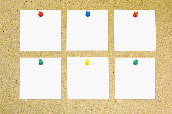 포토 JPG 해외이미지 종이 벽 통신 사람없음 컬러풀 사무실 갈색 우주 쪽지 공백 흰색 그룹 메시지 압정 6 오브젝트 코르크 공지사항 직사각형 패드 조언 카피스페이스 해외202004 해외포토 도형 컬러 비즈니스 숫자 사무용품 파일형식 이미지허브