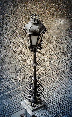 포토 JPG 해외이미지 전통 유럽 여행 가로등 건축양식 휴가 영국 거리 독일 사람없음 세로 빛 금속 검은색 회색 프랑스 수확 골동품 조약돌 바위 등불 램프 기둥 도시 화려 클래식 철 묘사 오브젝트 질감 복고 봉 타운 구식 빅토리아 엘리먼트 옛날 조언 필터 화강암 파리(프랑스) 해외202004 해외포토 공공시설 건축 나라 컬러 컨셉 농업 재질 조명 암석 돌_바위 파일형식 이미지허브