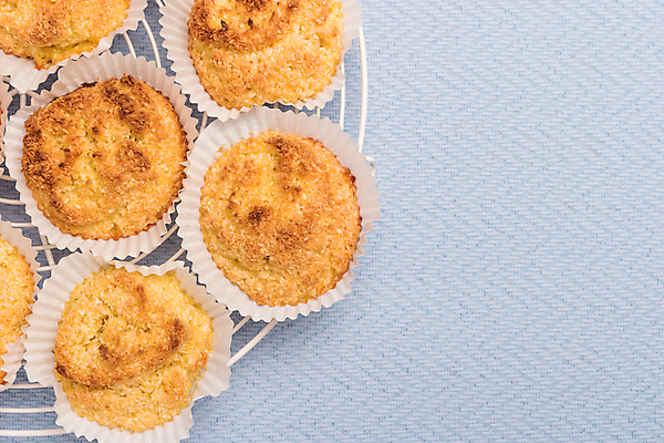 포토 JPG 해외이미지 전통 계절 음식 백그라운드 크리스마스 휴가 디저트 주택 독일 사탕 종류 사람없음 장식 쿠키 과자 우주 케이크 축제 빵집 축하 그룹 선택 오븐 달콤 맛 유혹 설탕 굽기 먹기 묘사 질감 코코넛 레시피 칼로리 마카롱 페스츄리 핸드메이드 해외202004 해외포토 기념일 유럽 빵 컨셉 과일 모션 건물 상점 가전제품 구이 파일형식 이미지허브