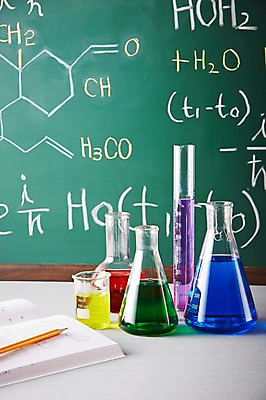 포토 JPG 스튜디오촬영 기호 교육 과학 백그라운드 실내 실험기구 실험 사람없음 책 필기구 약 연필 칠판 펼침 수학 오브젝트 교구 비커 공식 원소기호 국내포토 문자 교과목 의학 모션 문구용품 학용품 내부 파일형식