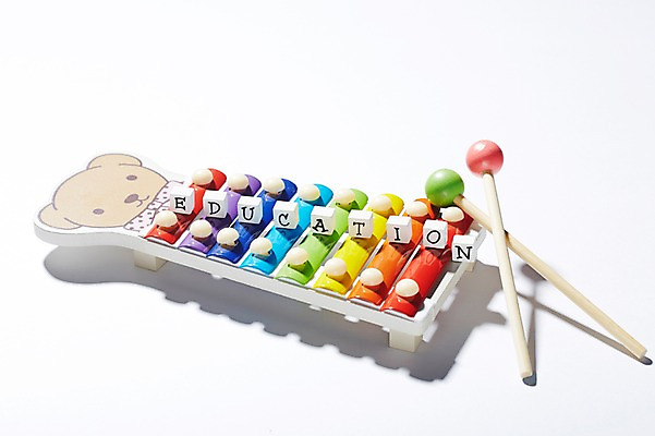 포토 JPG 스튜디오촬영 알파벳 영어 교육 악기 음악 백그라운드 대문자 실내 사람없음 블록 오브젝트 교구 실로폰 국내포토 문자 문화예술 타악기 내부 파일형식