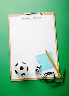 포토 JPG 스튜디오촬영 교육 종이 백그라운드 축구공 공 실내 사람없음 운동 필기구 펜 축구 메모지 호루라기 오브젝트 교구 서류판 국내포토 축구용품 문구용품 건강 내부 구기 사무용품 파일형식