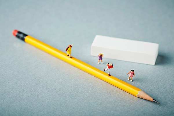 포토 JPG 스튜디오촬영 교육 인형 배경화면 백그라운드 실내 미술 근접촬영 사람없음 아웃포커스 장난감 필기구 연필 미니어처 피규어 오브젝트 지우개 교구 국내포토 뷰포인트 문화예술 문구용품 학용품 촬영기법 내부 모형 파일형식