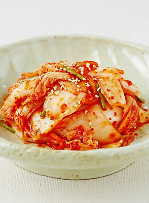 포토 JPG 스튜디오촬영 그릇 식기 접시 한식 반찬 김치 실내 근접촬영 사람없음 아웃포커스 전통음식 발효 깨 배추김치 발효음식 겉절이 국내포토 전통 음식 뷰포인트 식재료 촬영기법 내부 조미료 파일형식