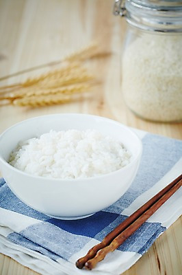 포토 JPG 스튜디오촬영 그릇 식기 한식 음식 젓가락 밥 실내 통 근접촬영 사람없음 아웃포커스 전통음식 쌀 식탁보 밥그릇 쌀밥 벼이삭 국내포토 전통 뷰포인트 곡류 촬영기법 수저 내부 이삭 파일형식