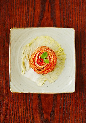 포토 JPG 스튜디오촬영 그릇 식기 접시 한식 반찬 김치 실내 근접촬영 사람없음 전통음식 배추 발효 배추김치 발효음식 국내포토 전통 음식 뷰포인트 채소 내부 파일형식