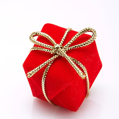 포토 JPG 스튜디오촬영 기념일 리본 컬러 크리스마스장식 크리스마스 포장 크리스마스용품 선물 누끼 이벤트 근접촬영 사람없음 장식 빨간색 선물상자 오브젝트 국내포토 뷰포인트 실내 상자 용품 파일형식